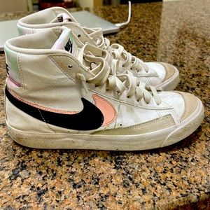 NIKE Artic Punch Blazers